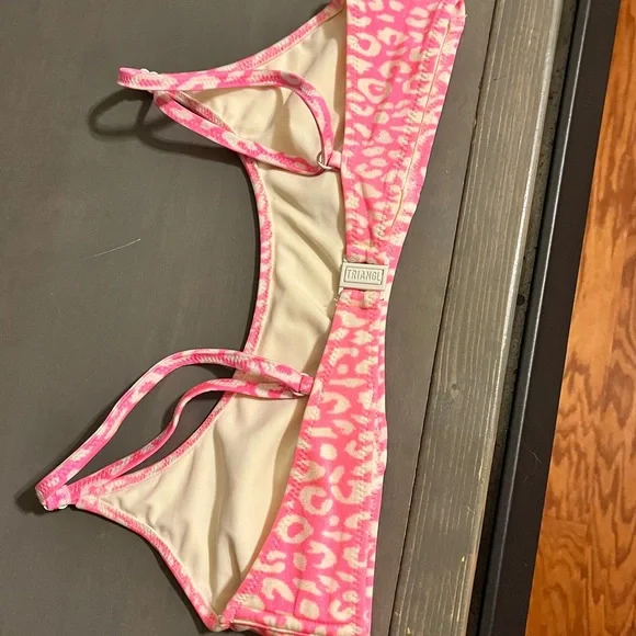 BUY OR TRADE! Triangl Pink and White Leopard Swimwear Top only - Picture 4 of 8